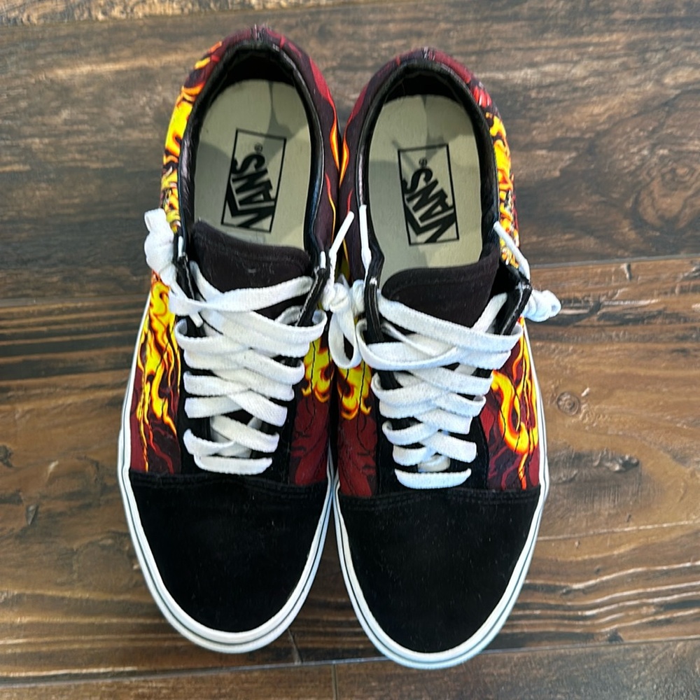 Van’s size 9 men, 10.5 women